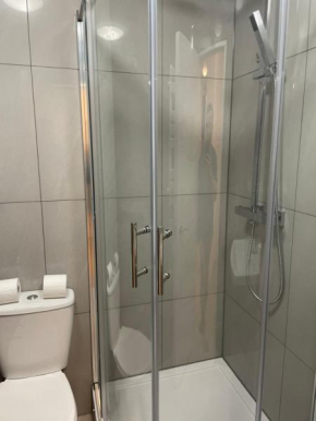 AV Stays - London Luxury Large Studio Apartment